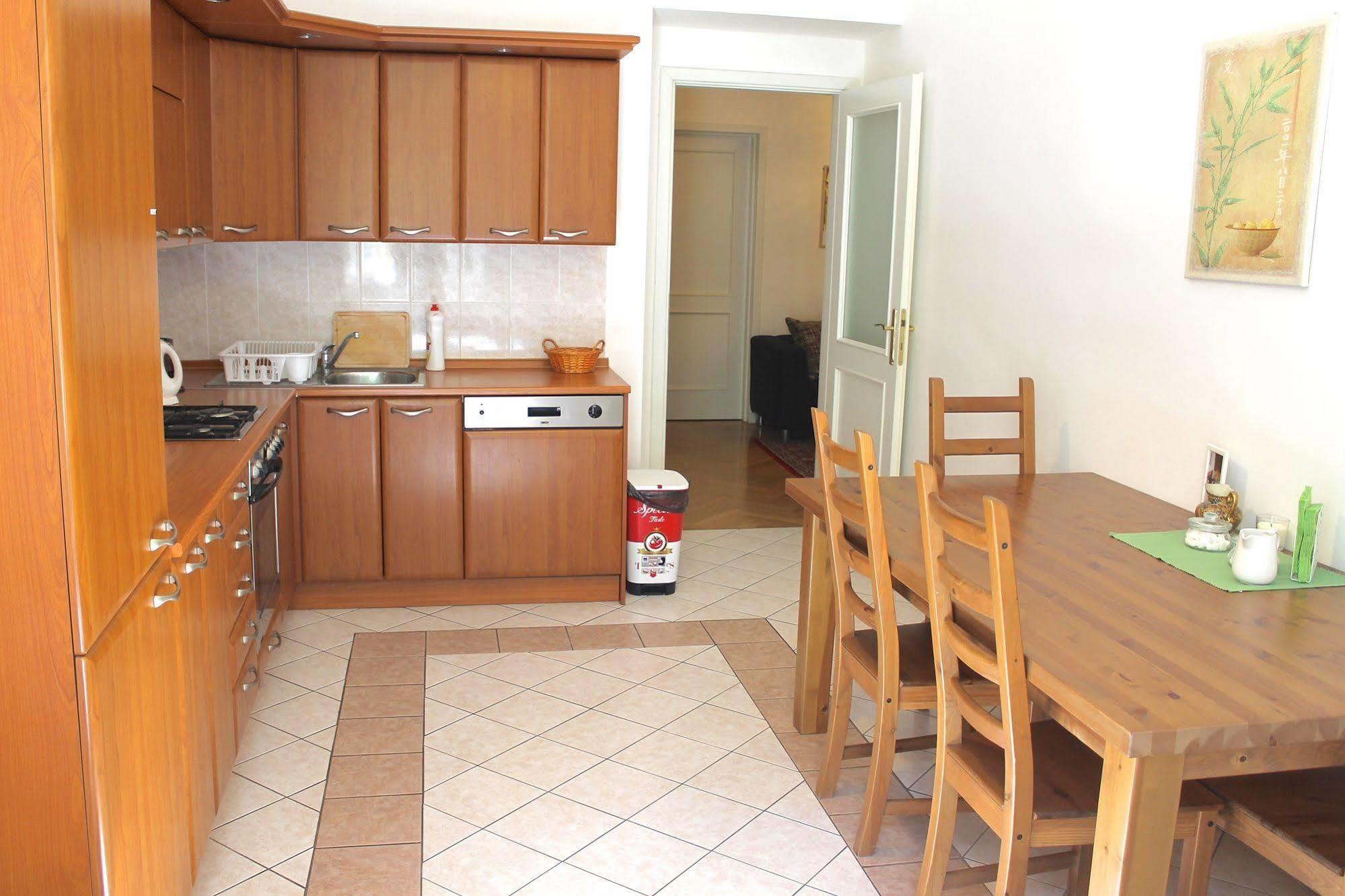 Na Smetance Hostel